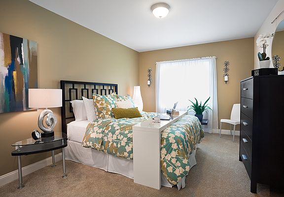 2nd image of 408 Norwest Dr APT 2