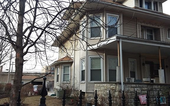 2nd image of 5422 N Winthrop Ave