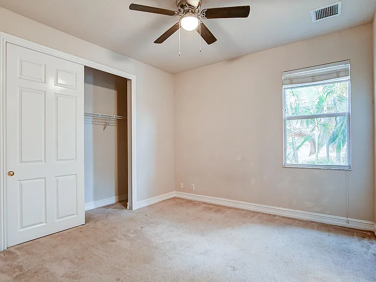 670 Edgebrook Ln — Photo 35