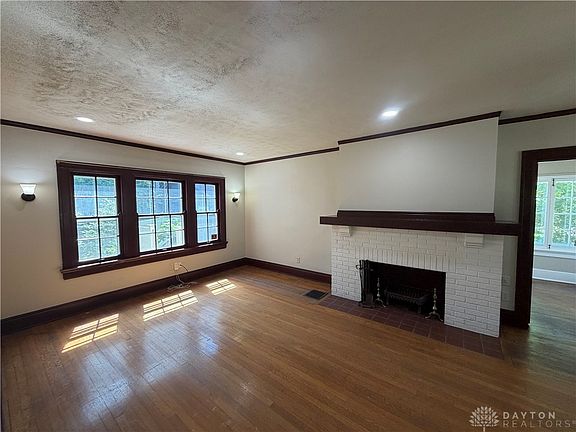 5th image of 1454 N Euclid Ave