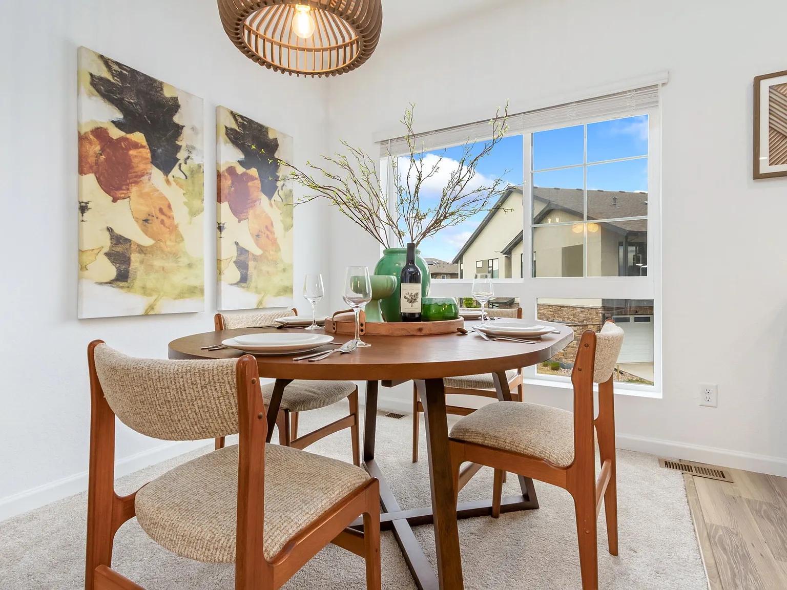 2 bed, 2000 sqft, $4,095 — Photo 2