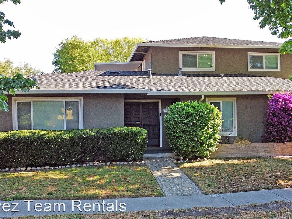 1st image of 715 W Valley Dr APT 4