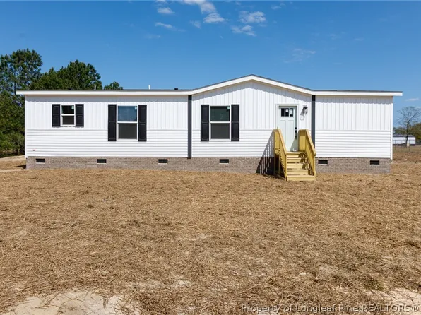 389 Corner Oaks Dr, Saint Pauls, NC 28384