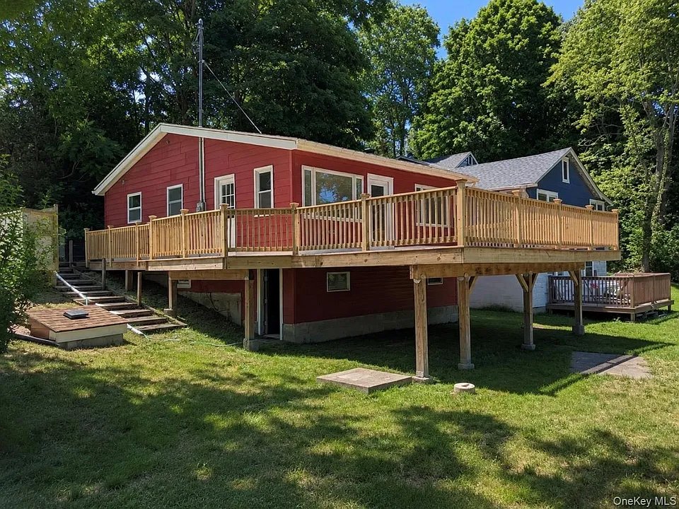 1945 New Hackensack Rd