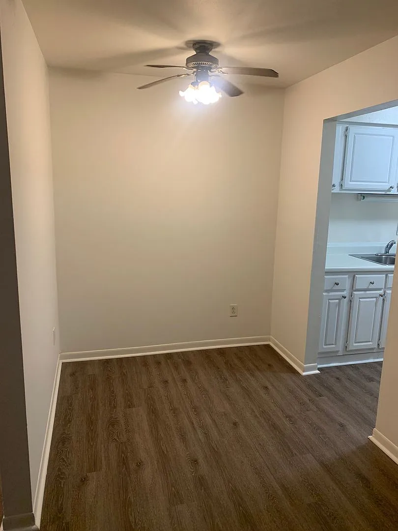 1 Bedroom 1Bath Condo Available with Water Great move in Special — Photo 4
