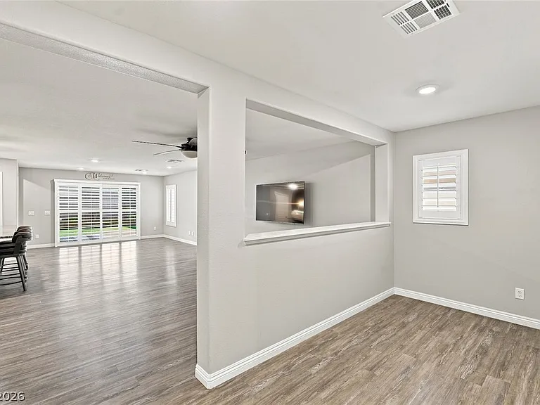 1525 Deep Valley Ave — Photo 6