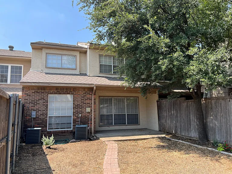 12828 Woodbend Ct — Photo 36