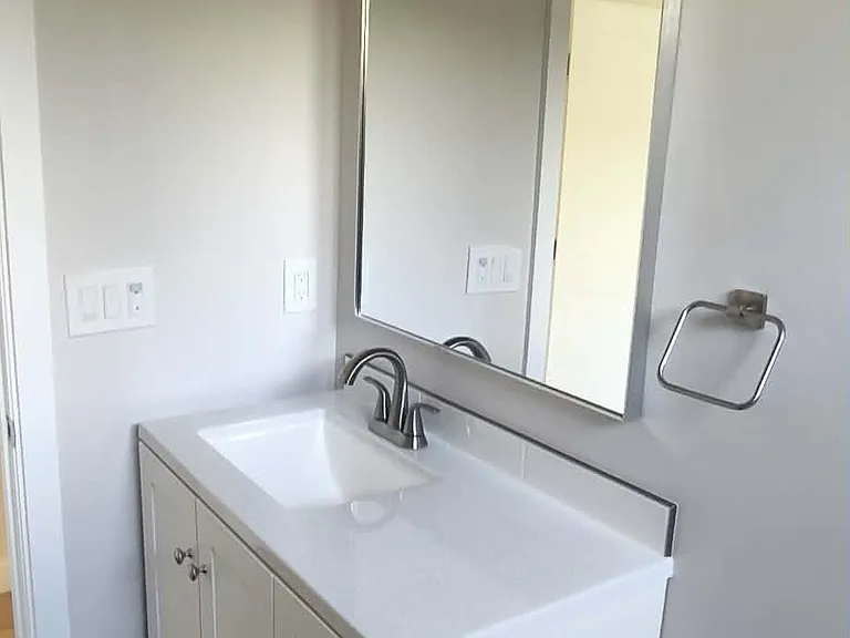 La Playa Apartments — Photo 18