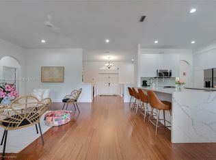 Palapala, Palmetto Bay, FL 33157