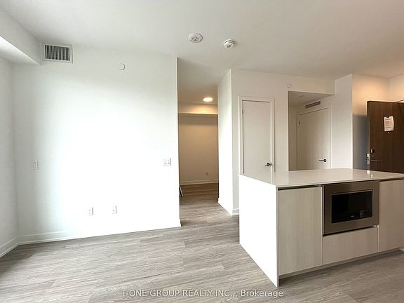 5th image of 8188 Yonge St #317