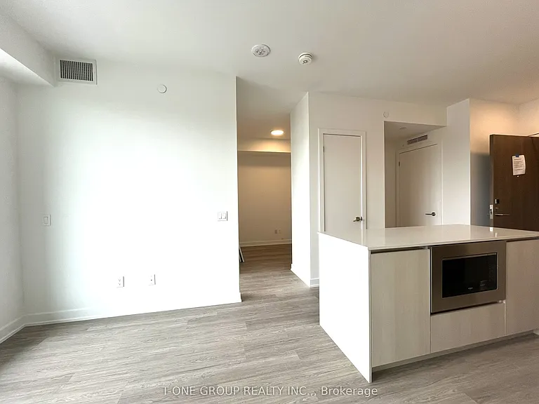 8188 Yonge St #317 — Photo 5