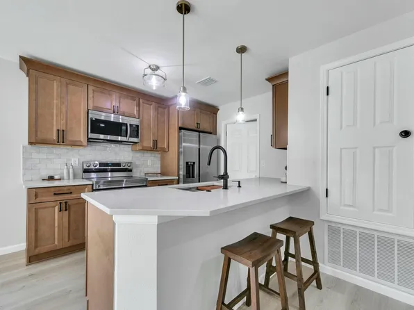 330 Apple Dr, Crestview, FL 32536