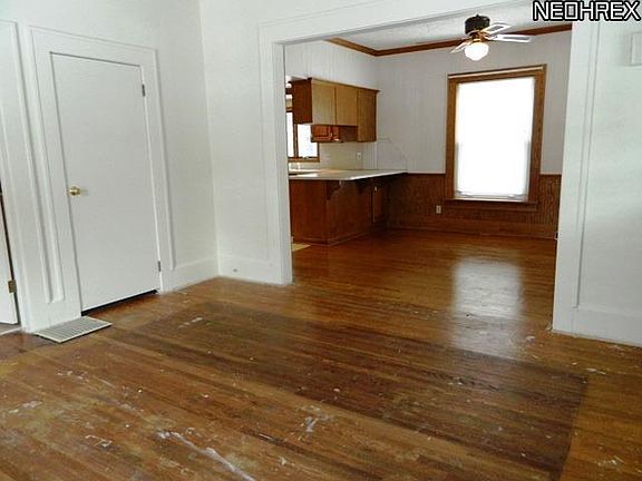 5th image of 530 W Main St