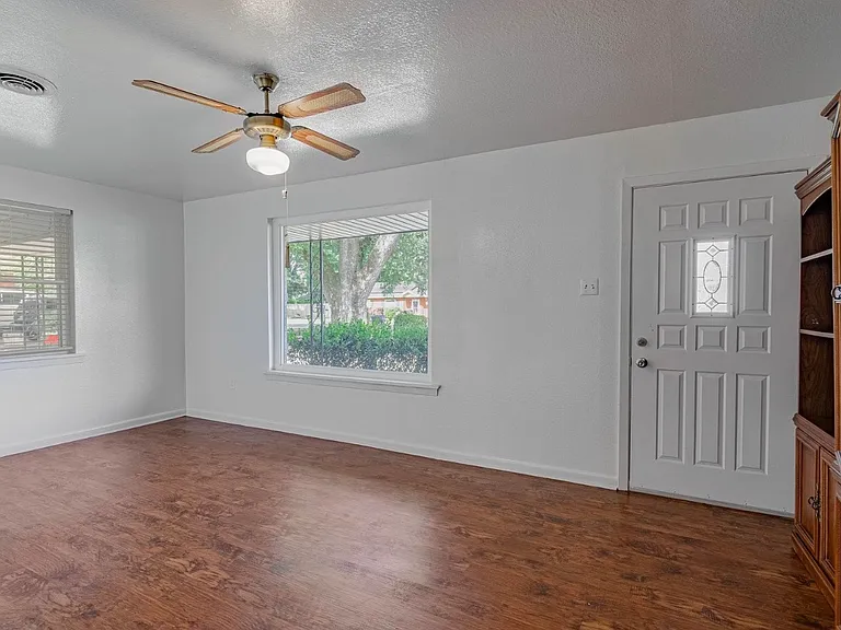 930 N Janice Ave — Photo 3