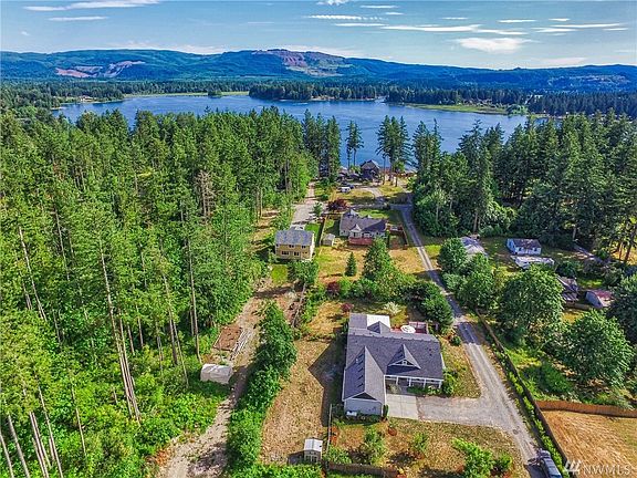 Lawrence Lake home!  Not within the Scenic Shores Community, however, Seller has paid for park access on occasion.