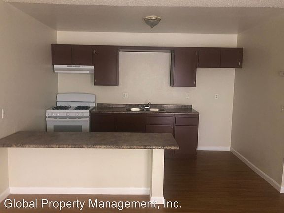 3rd image of 18400 Montezuma St APT 2