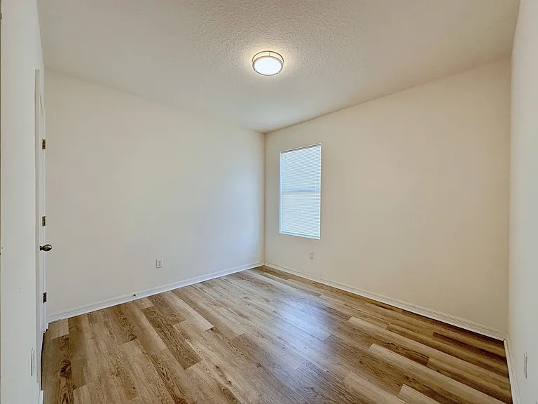 2681 Magnolia Ave — Photo 12