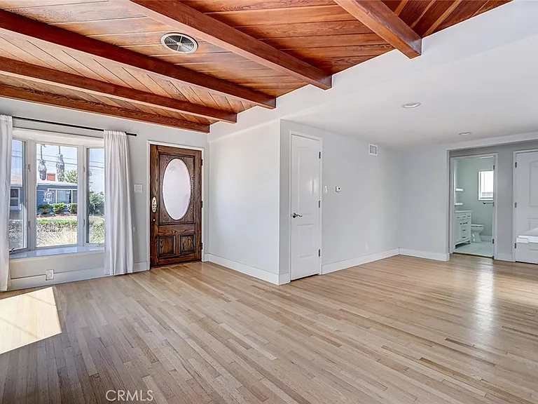 644 14th St — Photo 7