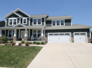 3642 Ancient Oak Dr, Elgin, IL 60124