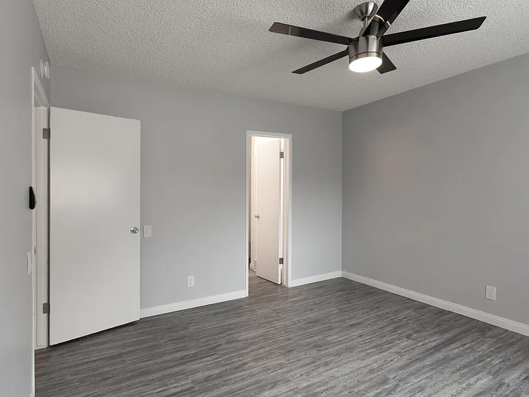 1527 Yale St #6 — Photo 38