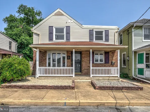 323 S Cherry St, Manheim, PA 17545