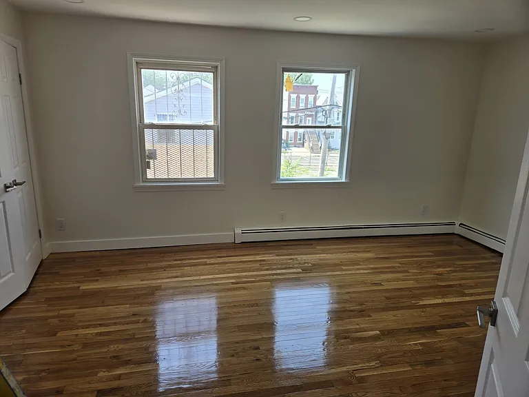 19 Oak St #2 — Photo 12