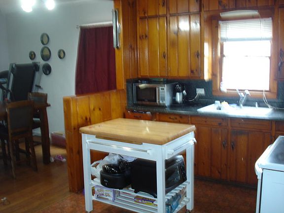2nd image of 403 Lake St