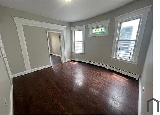 5th image of 189 Isabella Ave Floor 2