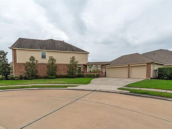 3rd image of 12303 Banyan Cove Ct