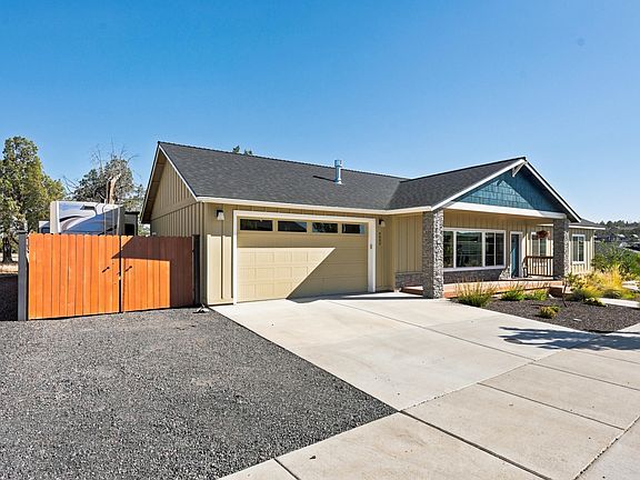 3rd image of 4809 SW Yew Pl