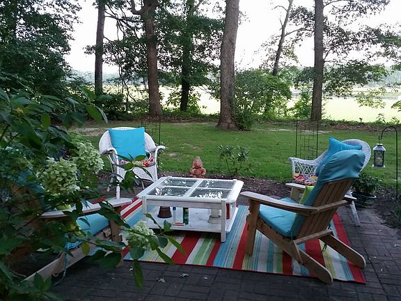 Outdoor Living Waterfrontage