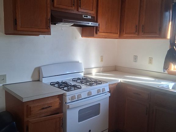 5th image of 74 Beckwith St