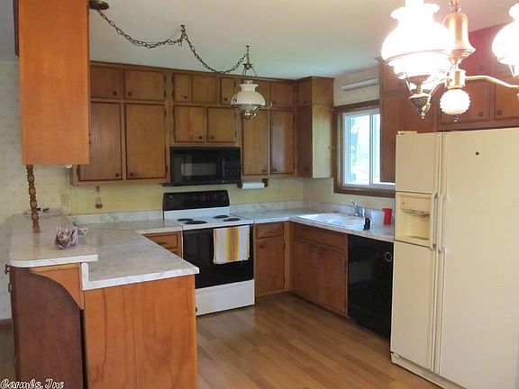 5th image of 19 Conasaugua Dr