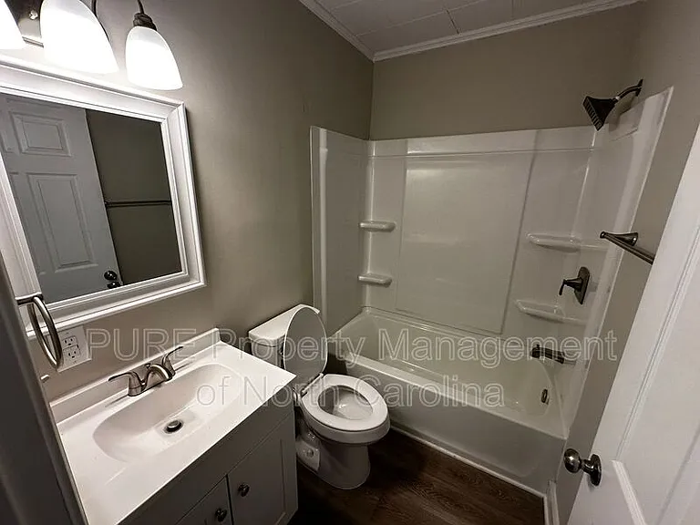 603 Robbins St — Photo 16