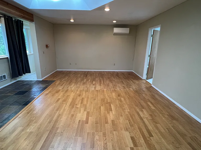 7215 NE 155th St — Photo 4