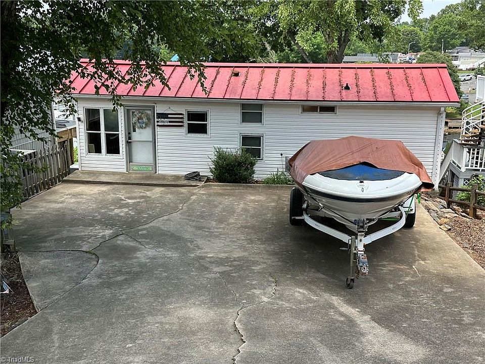 1st image of 117 Badin Lake Cir