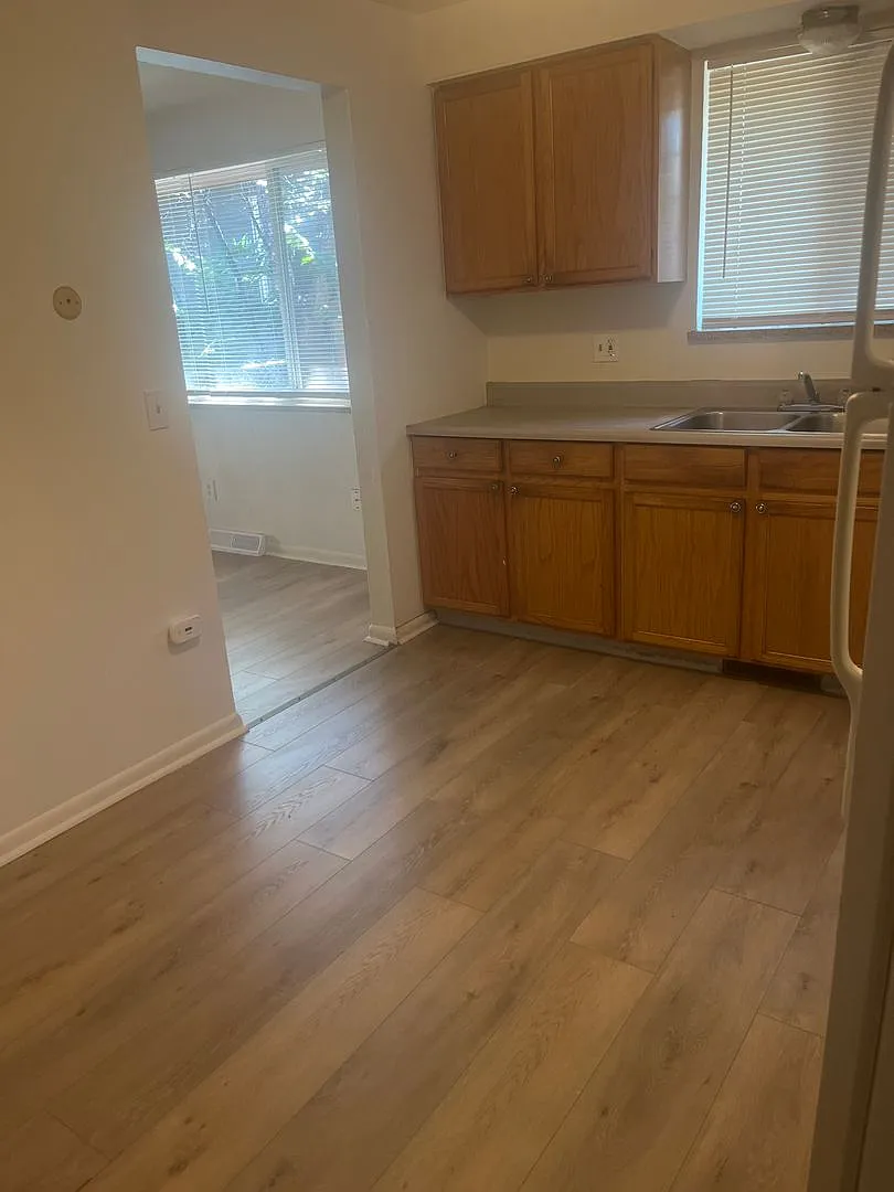 2bd/1bth Ready Now! — Photo 3