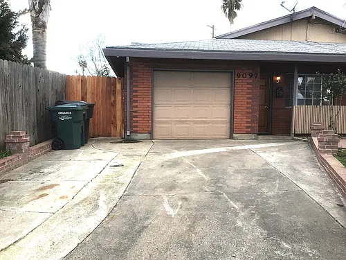 9097 Salmon Falls Dr Photo 1