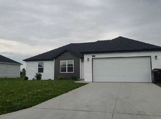 906 Pebble Beach Ct, Rogersville, MO 65742