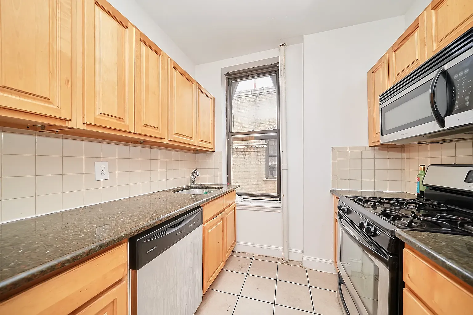 900 Riverside Drive — Photo 2