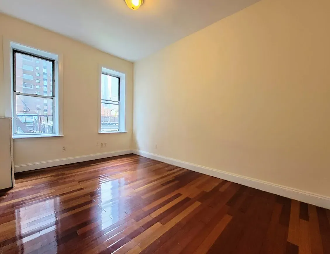 408 West 44th Street — Photo 4
