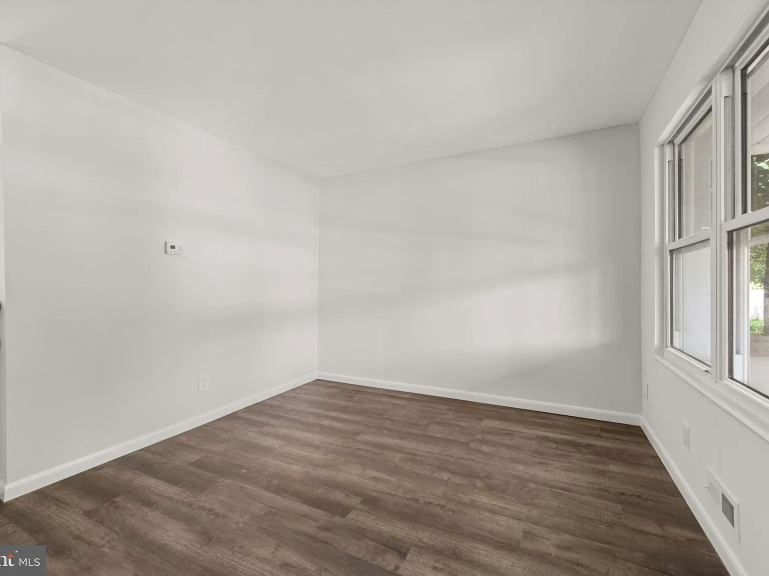3 bed, 2.0 bath, 1116 sqft, $1,800 — Photo 3
