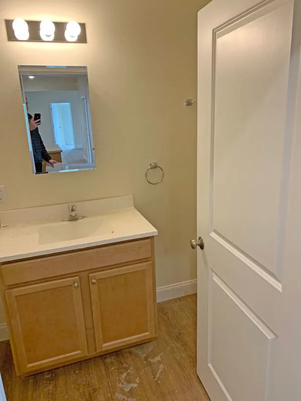 4 bed, 1.0 bath, $4,680 — Photo 3