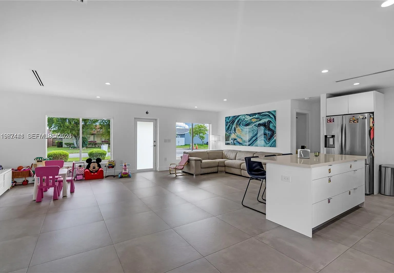 3 bed, 3.0 bath, $3,700 — Photo 3