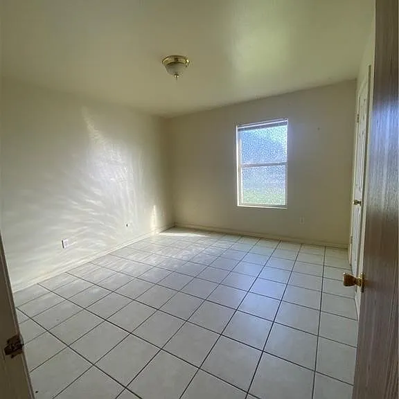 1309 Dewitt St — Photo 4
