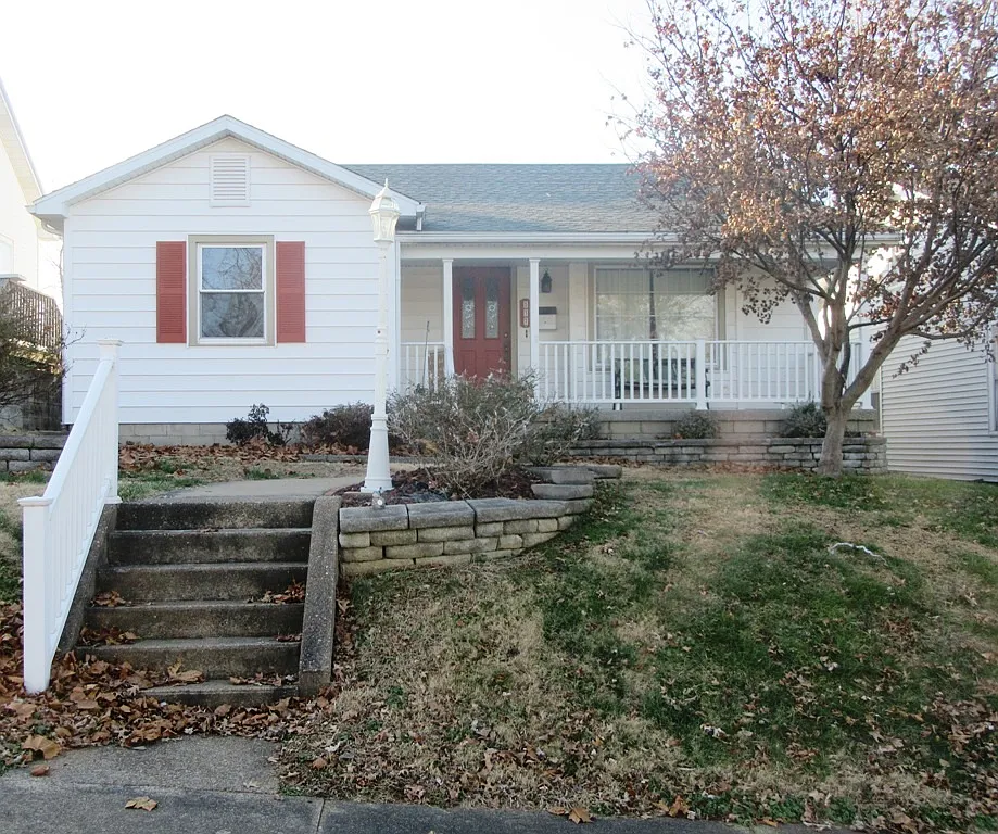 537 13th St photo 1