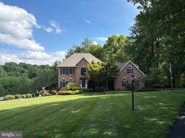 813 Saint Ann Dr, Street, MD 21154
