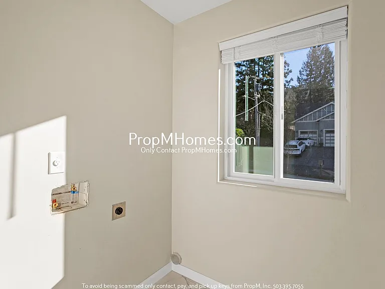 9597 SE Crystal View Dr #B — Photo 17