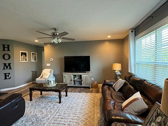4th image of 86 Buckeye Ct