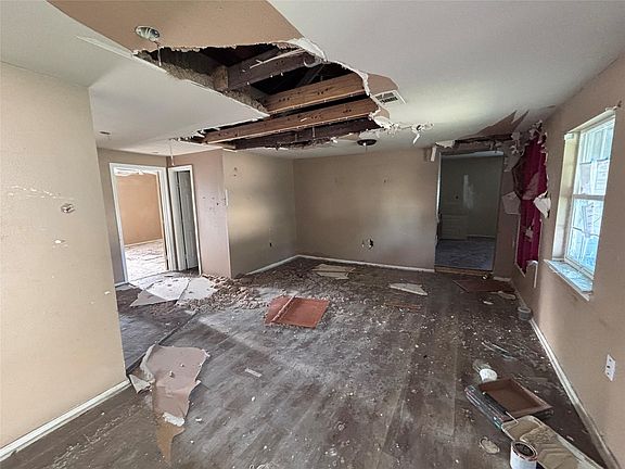 4th image of 1202 Manor St #5